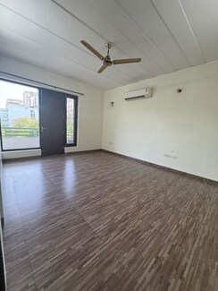 3.5 BHK + Pooja Room Builder Floor For Rent in South City 2