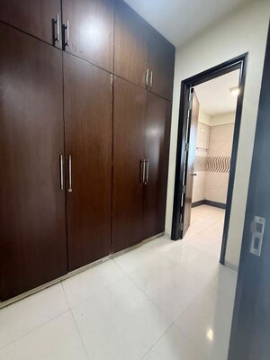 Room in 3.5 BHK Builder Floor at South City 2 – for Rent