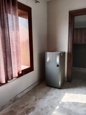 Room in 1 BHK Builder Floor at Sector 18 – for Rent