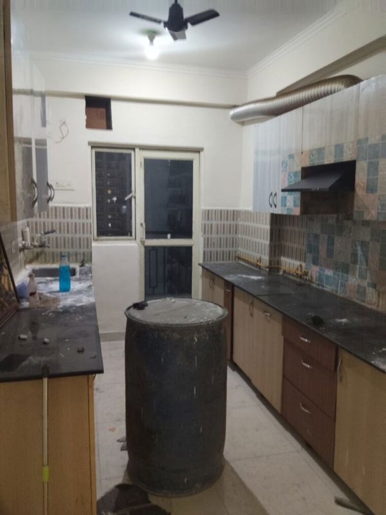 Kitchen, maxblis-white-house 3 Bedroom 1760 Sq.Ft. Apartment In Sector 75 Noida 10215784