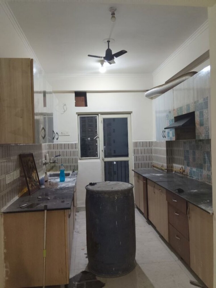 Kitchen, maxblis-white-house 3 Bedroom 1760 Sq.Ft. Apartment In Sector 75 Noida 10215784