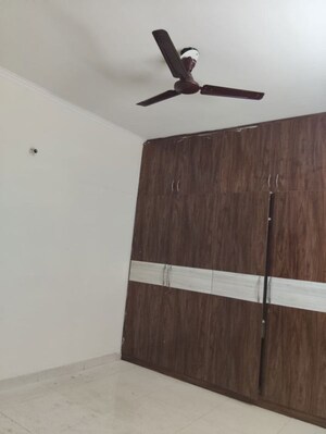 Furnished Amenities in 3 BHK Apartment at Maxblis White House, Sector 75 – for Rent