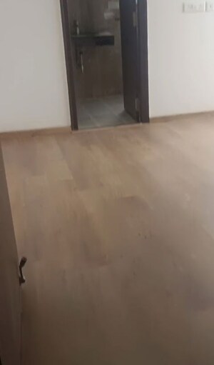 Room in 3 BHK Apartment at Hero Homes Phase 2, Sector 104 – for Rent