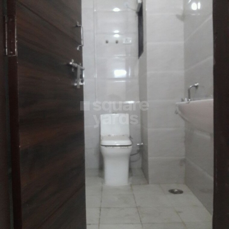 Bathroom, khirki extension 2 Bedroom 755 Sq.Ft. Builder Floor In Khirki Extension Delhi 10215799