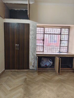 Room in 2 BHK Apartment at Sector 6 Dwarka – for Rent