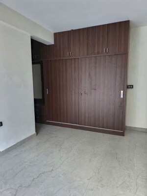 Room in 4 BHK Apartment at Embassy Lake Terrace, Hebbal – for Rent