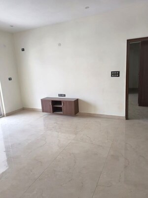 Room in 4 BHK Apartment at Embassy Lake Terrace, Hebbal – for Rent
