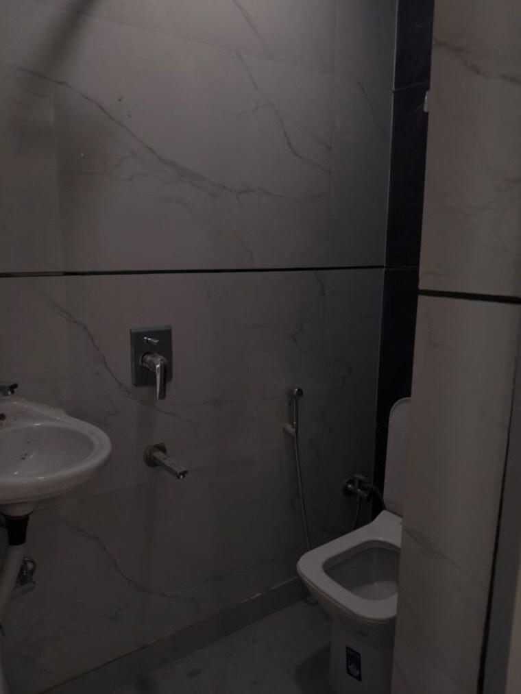 Bathroom, govindpuri 1 Bedroom 450 Sq.Ft. Builder Floor In Govindpuri Delhi 10215837