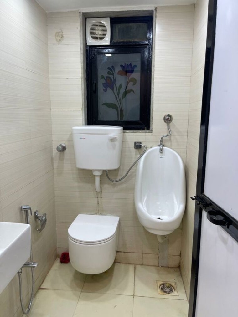 Bathroom, bhudargarh colony Commercial Office Space 1837 Sq.Ft. In Bhudargarh Colony Mumbai 10215780
