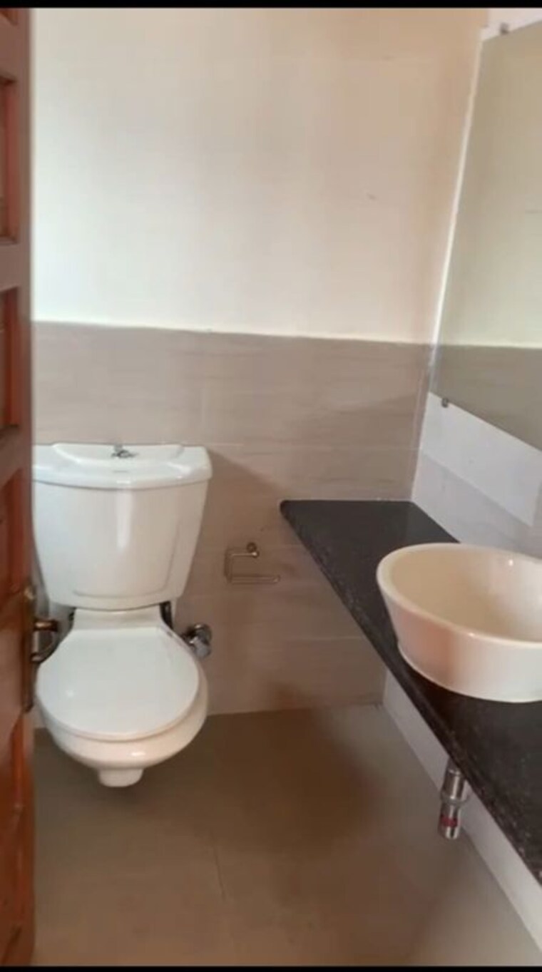 Bathroom, cuffe parade 4 Bedroom 2000 Sq.Ft. Apartment In Cuffe Parade Mumbai 10215868