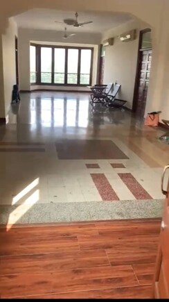 4 BHK + Servant Room Apartment For Sale in Cuffe Parade