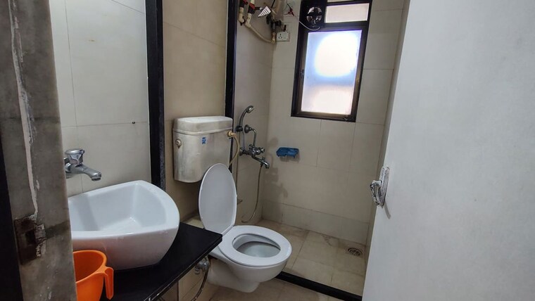 Bathroom, malad east Pg For Girls In Malad East 10215872