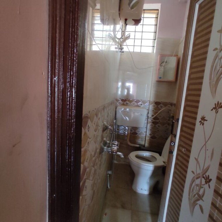 Bathroom, madhapur 1.5 Bedroom 600 Sq.Ft. Builder Floor In Madhapur Hyderabad 10215914