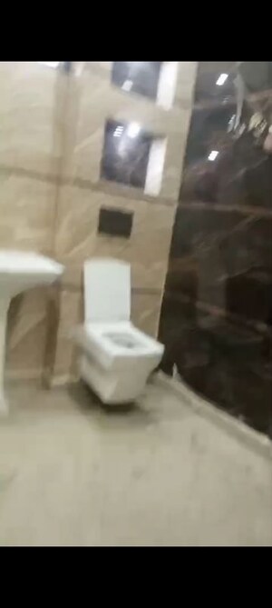 Attached Bathroom in 3.5 BHK Builder Floor at Dwarka Mor – for Rent