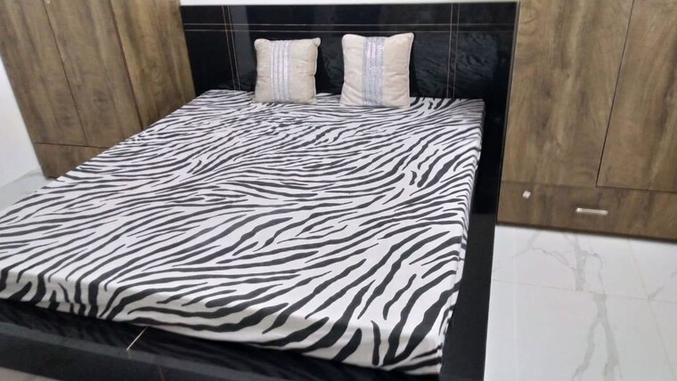 Bedroom, sector 55 1 Bedroom 125 Sq.Yd. Builder Floor In Sector 55 Gurgaon 10215955