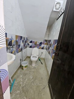 1 RkBuilder Floor For Rent in Rohini