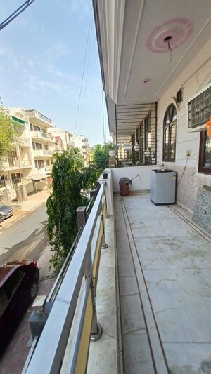 Balcony in 3 BHK Builder Floor at RWA Residential Society Sector 46, Sector 46 – for Rent