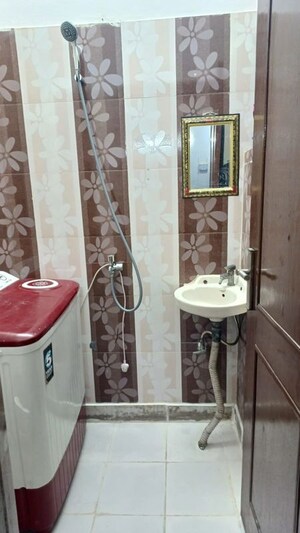 Bathroom in 3 BHK Builder Floor at RWA Residential Society Sector 46, Sector 46 – for Rent