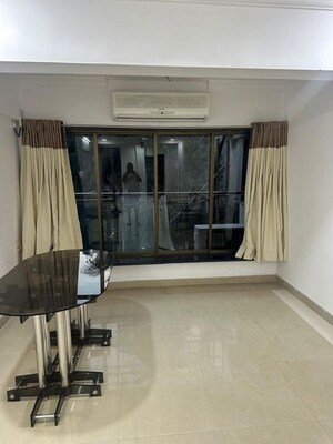 Room in 2 BHK Apartment at Juhu – for Rent