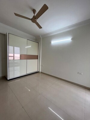 Room in 3 BHK Apartment at Maxxus Elanza, International Airport Road – for Rent
