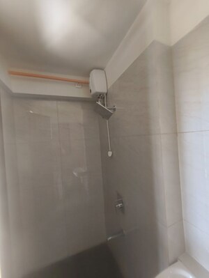 Furnished Amenities in 1.5 BHK Apartment at Chandiwala Pearl Heaven, Andheri East – for Rent