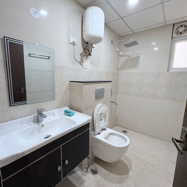 Bathroom, mi-rustle-court 3 Bedroom 2350 Sq.Ft. Apartment In Gomti Nagar Lucknow 10215976