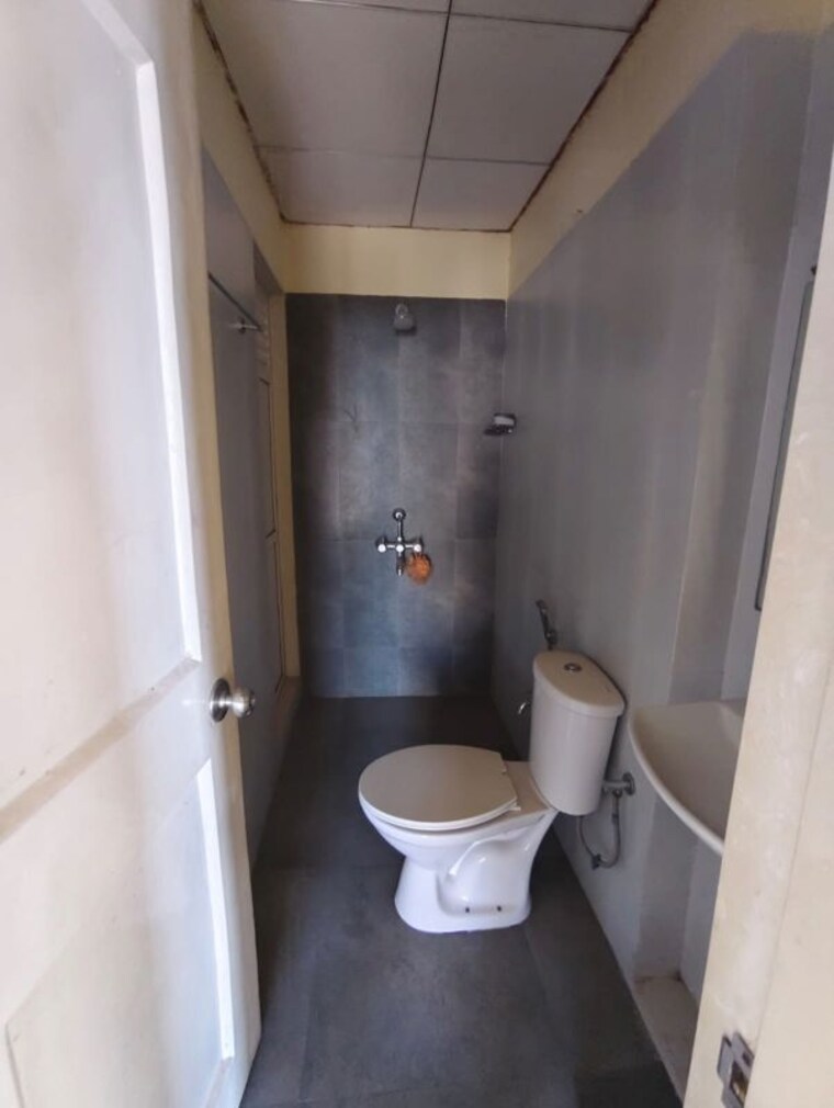 Bathroom, vijay-orovia 1 Bedroom 393 Sq.Ft. Apartment In Ghodbunder Road Thane 10216028
