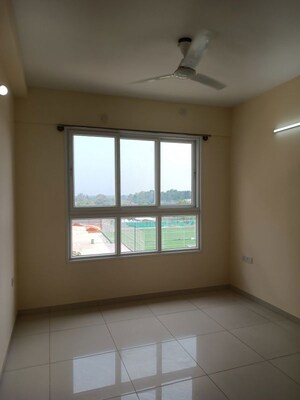 Room in 2 BHK Apartment at Godrej Aqua, International Airport Road – for Rent