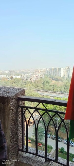 Swimming Pool in 3 BHK Apartment at Dwarka – for Rent