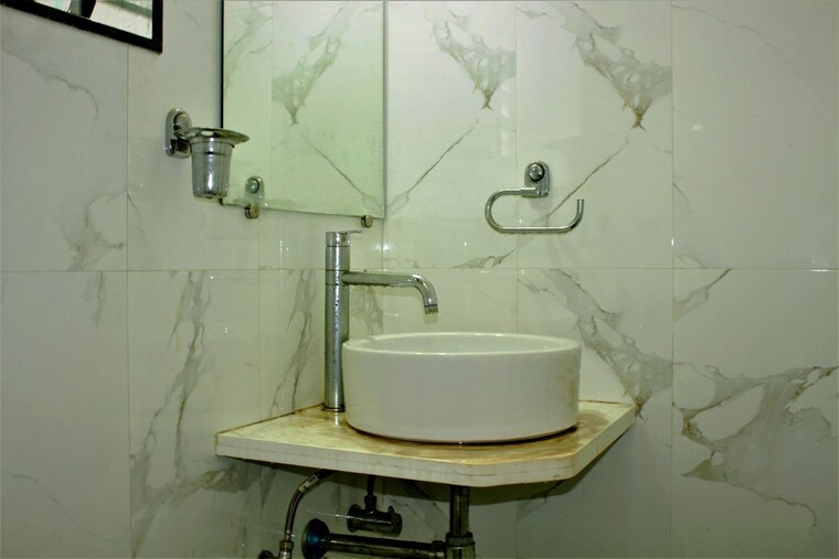 Bathroom, safed pul Pg For Boys In Safed Pul 10216004