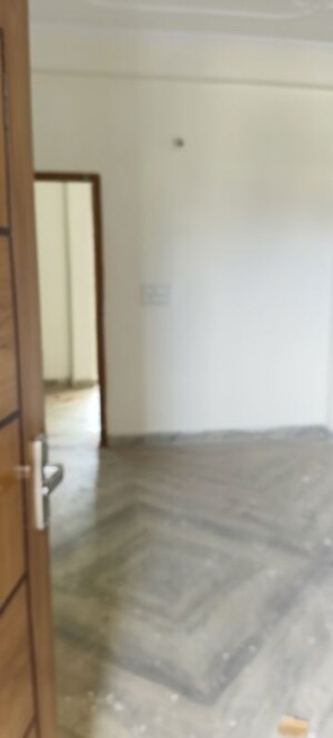 Room in 1 BHK Villa at RWA Apartments Sector 71, Sector 71 – for Rent