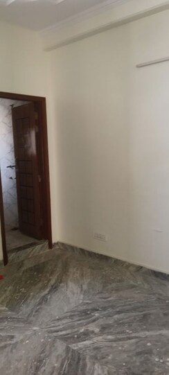 1 BHK + Servant Room,Extra Room Villa For Rent in RWA Apartments Sector 71