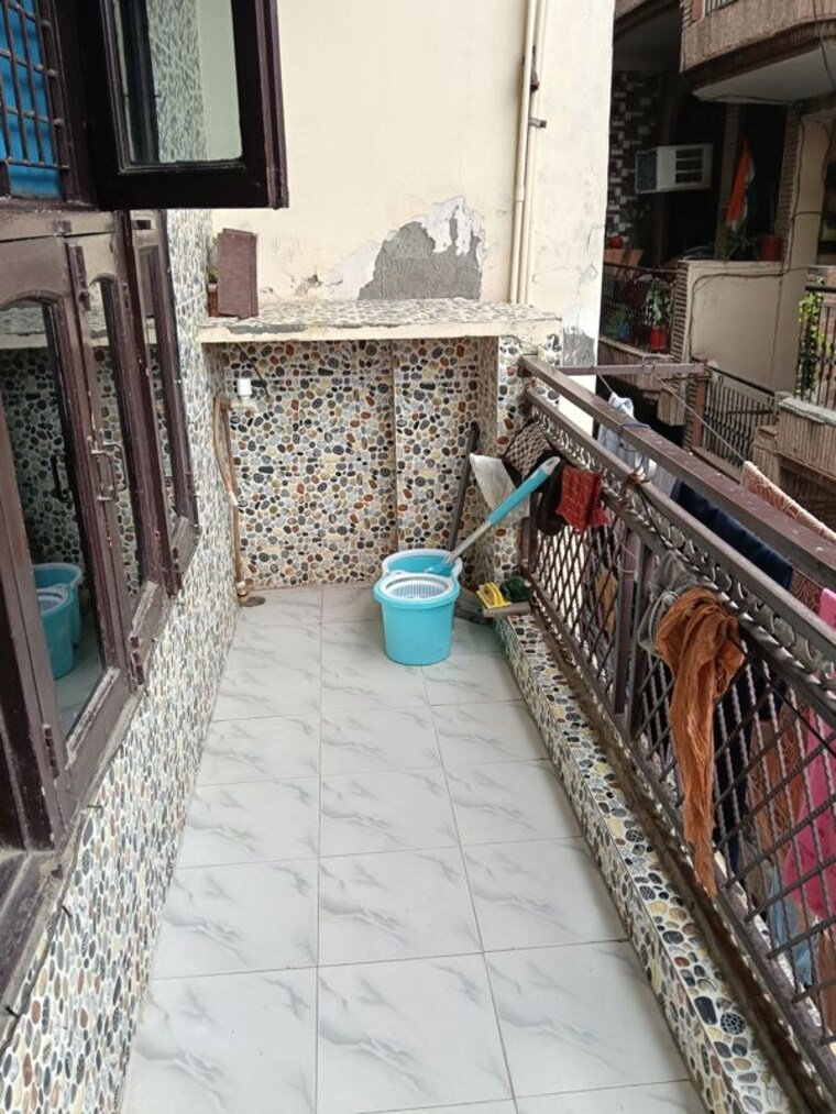 Balcony, shyam park extension 2 Bedroom 80 Sq.Yd. Builder Floor In Shyam Park Extension Ghaziabad 10216087