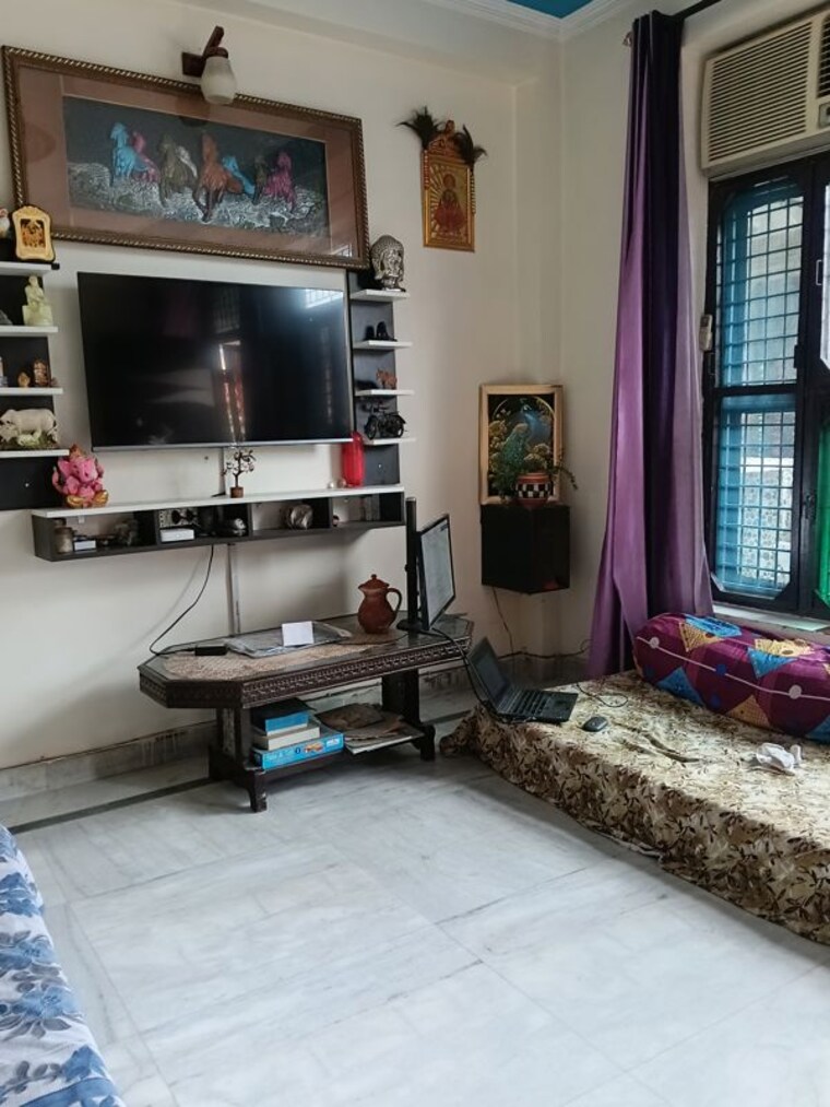 Living Room, shyam park extension 2 Bedroom 80 Sq.Yd. Builder Floor In Shyam Park Extension Ghaziabad 10216087