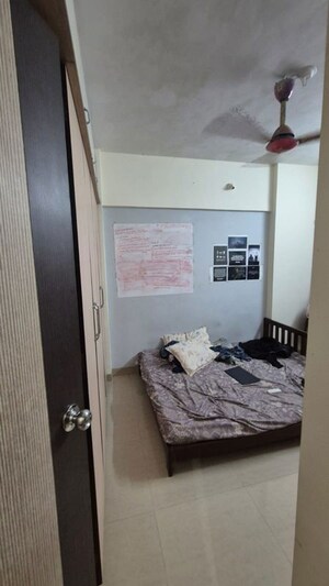 Bedroom in 2 BHK Apartment at Sai Baba Complex Goregaon, Goregaon East – for Rent