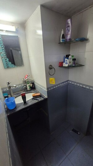 Team Area in 2 BHK Apartment at Sai Baba Complex Goregaon, Goregaon East – for Rent