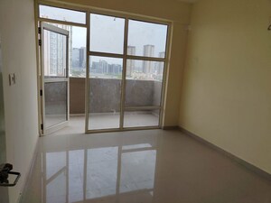 Room in 2 BHK Apartment at Pyramid Midtown, Sector 59 – for Rent