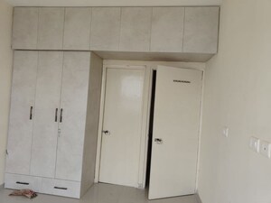 Room in 2 BHK Apartment at Pyramid Midtown, Sector 59 – for Rent