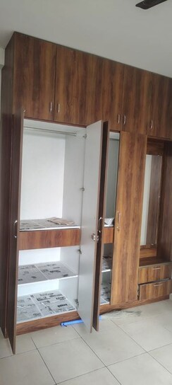 3 BHK + Pooja Room,Servant Room,Study Room,Extra Room Apartment For Rent in JG Residency