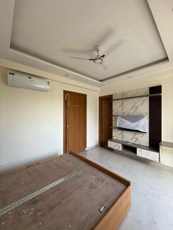 1 BHK Builder Floor For Rent in Sector 52