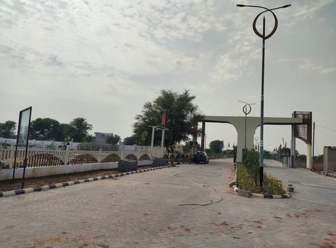 Plot For Sale in Manohariyawala