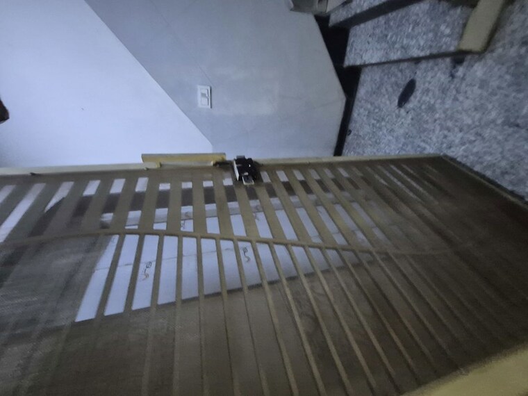 Balcony, mayur vihar 3.5 Bedroom 950 Sq.Ft. Builder Floor In Mayur Vihar Delhi 10216524