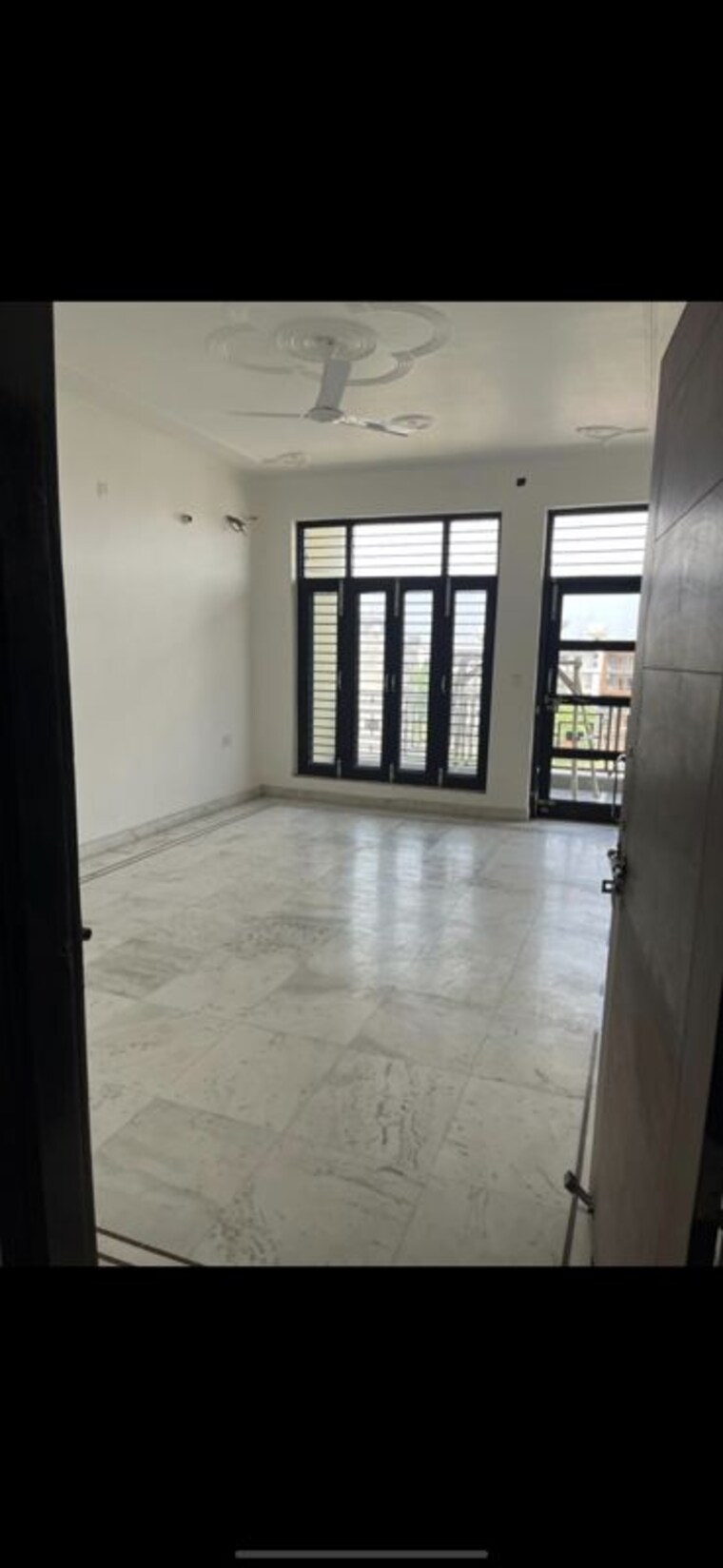 Room, parklands 4 Bedroom 350 Sq.Yd. Builder Floor In Sector 85 Faridabad 10216525
