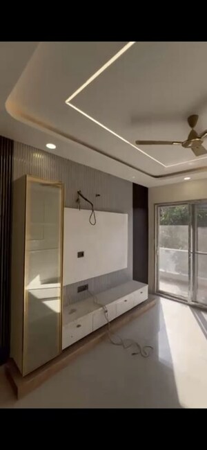 Kitchen in 3.5 BHK Builder Floor at BPTP Parkland Pride, Sector 77 – for Rent