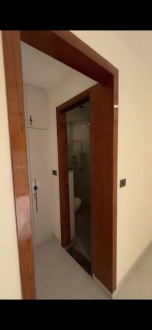 Building Lobby in 3.5 BHK Builder Floor at BPTP Parkland Pride, Sector 77 – for Rent