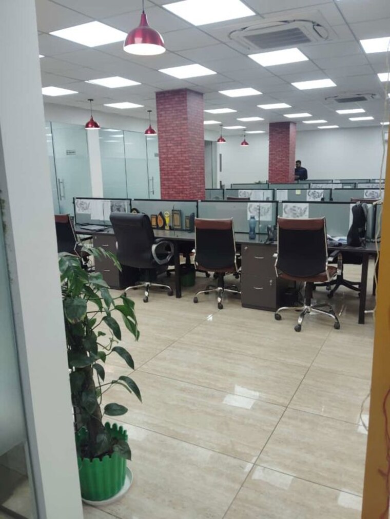 Team Area, sector 63 Commercial Office Space 2400 Sq.Ft. In Sector 63 Noida 10216544