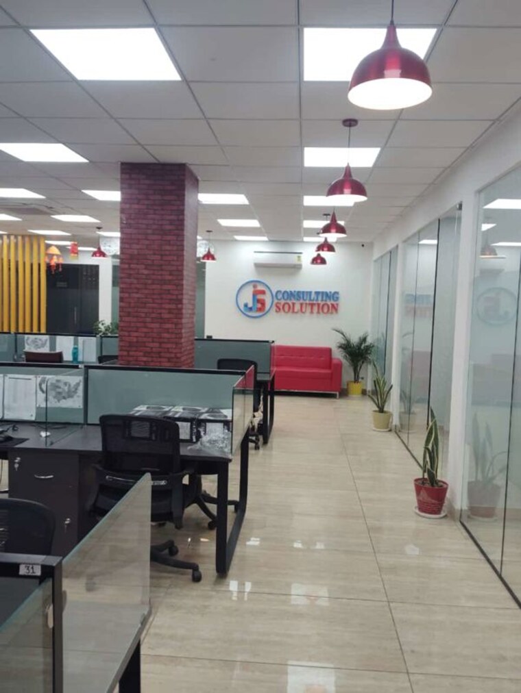 Parking, sector 63 Commercial Office Space 2400 Sq.Ft. In Sector 63 Noida 10216544
