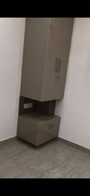 Furnished Amenities in 3 BHK Builder Floor at BPTP District, Sector 81 – for Rent