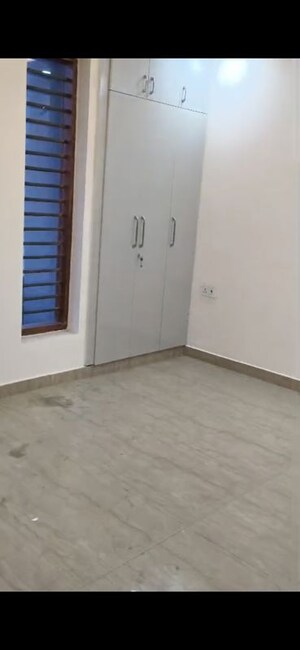 Room in 3 BHK Builder Floor at BPTP District, Sector 81 – for Rent
