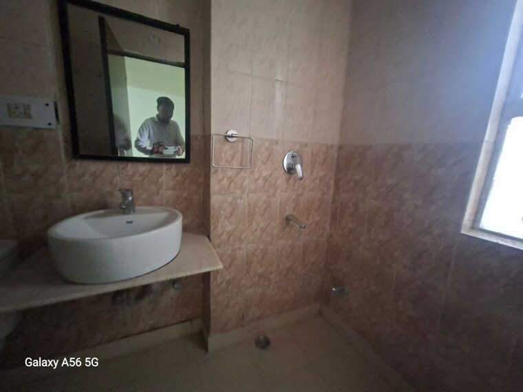 Bathroom, vasant kunj 3 Bedroom 1800 Sq.Ft. Apartment In Vasant Kunj Delhi 10216567